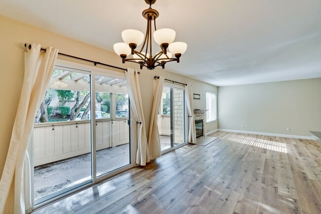 Building Photo - Welcome Home!!! - Modern and Spacious Gem! Townhouse with 2 Primary Bedrooms, Nice balcony, In re...