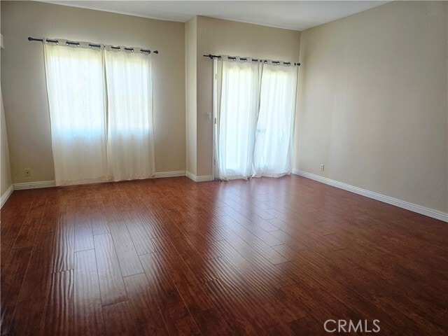 Building Photo - 2074 Lakeshore Dr