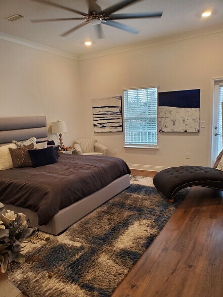 Master bedroom - 112 Kara Lake Dr