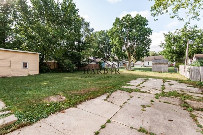 Building Photo - Charming Remodeled 3 bed 2 bath House!