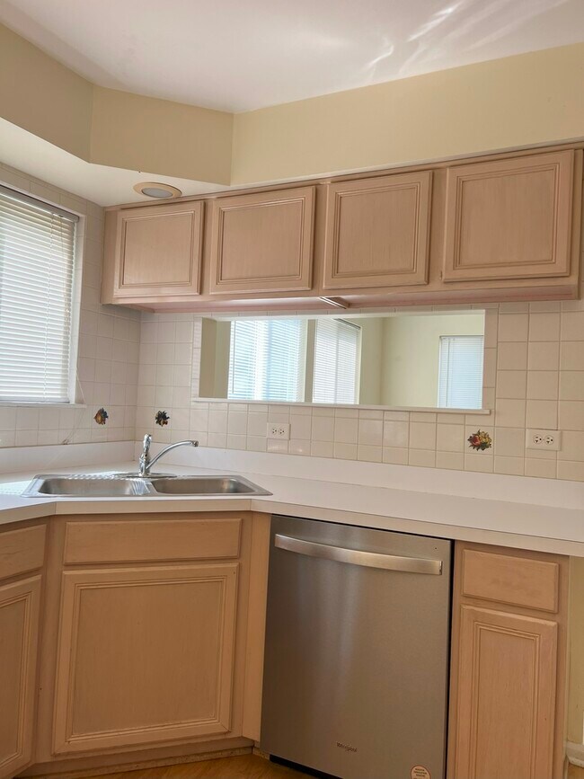 Building Photo - 2308 Sedgwick Ct