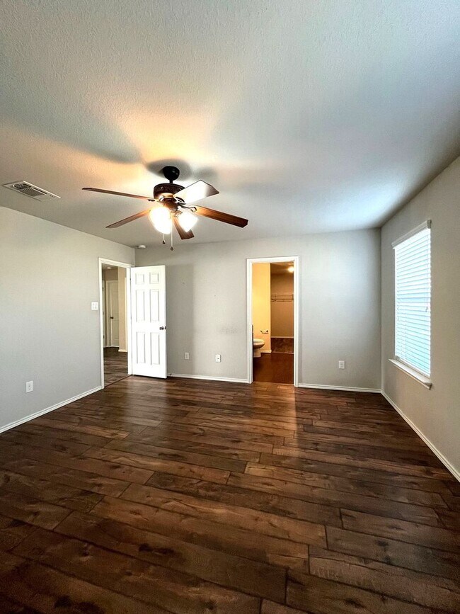 Building Photo - 10011 Raspberry Oak