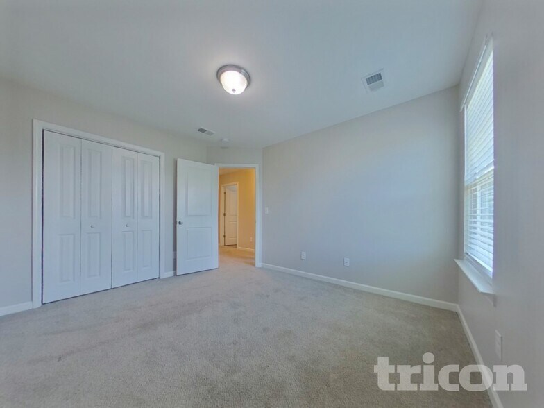 Building Photo - 409 Eastfair Dr