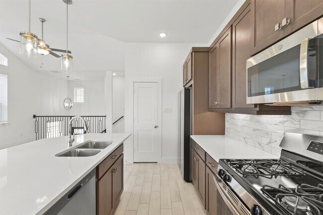 Building Photo - 21118 Garden Palm Dr