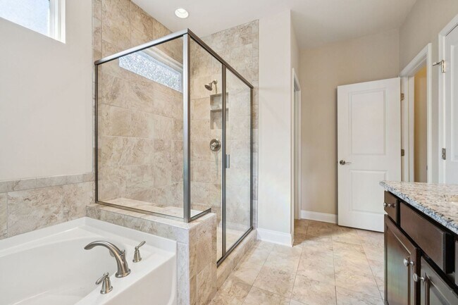 Building Photo - Sparkling clean 4 bedroom home in Spring H...