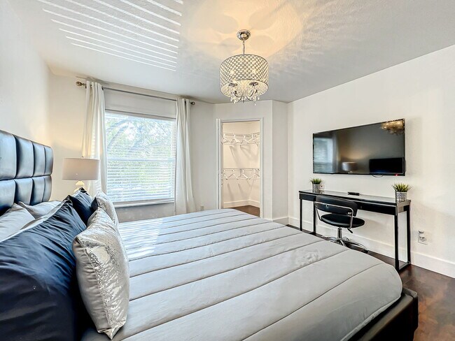 Building Photo - Pissarro Drive, Orlando, FL 32819 - 1 BR 1 BA condo