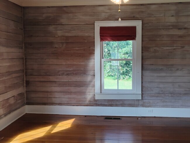 Building Photo - 8322 Chatham Church