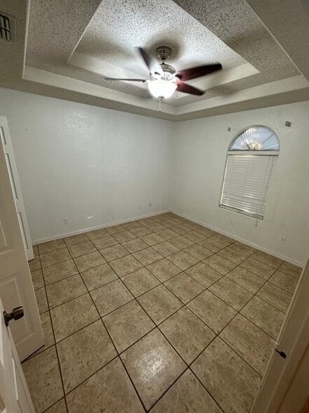 Building Photo - 409 Gaucho Ln