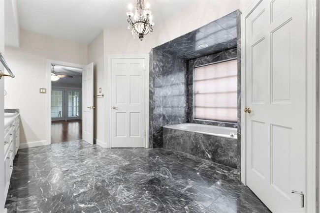 Building Photo - 6803 Walton Heath Dr