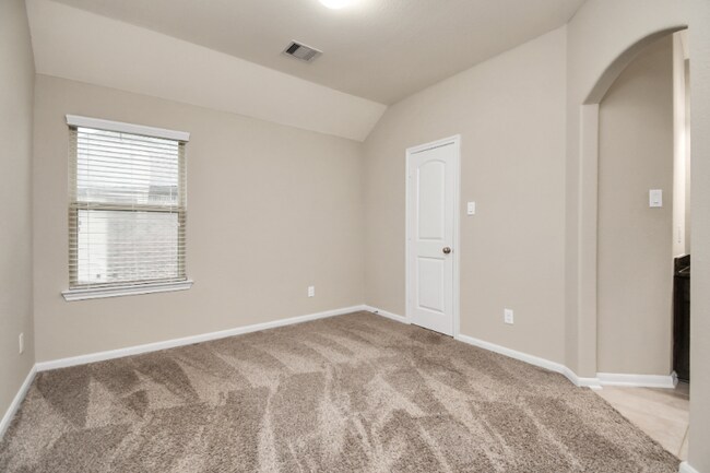 Building Photo - 1539 Giles Dr