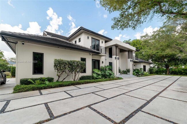 Building Photo - 11200 SW 60th Ave