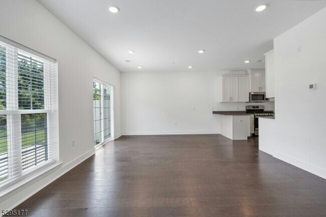 Building Photo - 19 Veterans Wy