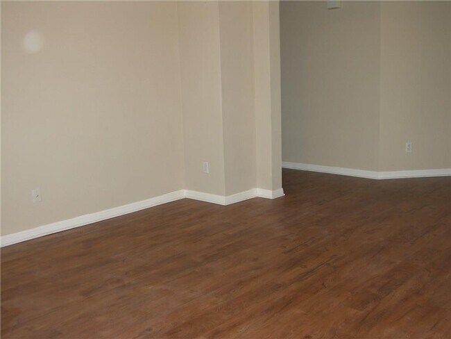 Building Photo - 2054 Kimbrook Dr