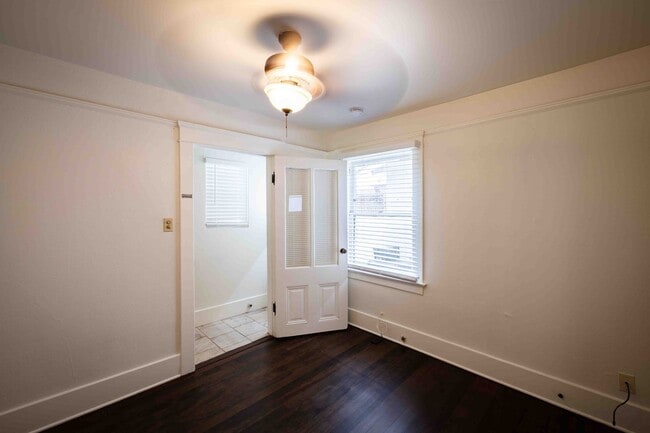 Building Photo - Georgia Street