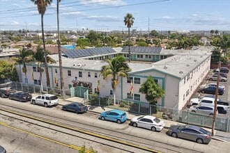 Building Photo - 10600 S Inglewood Ave