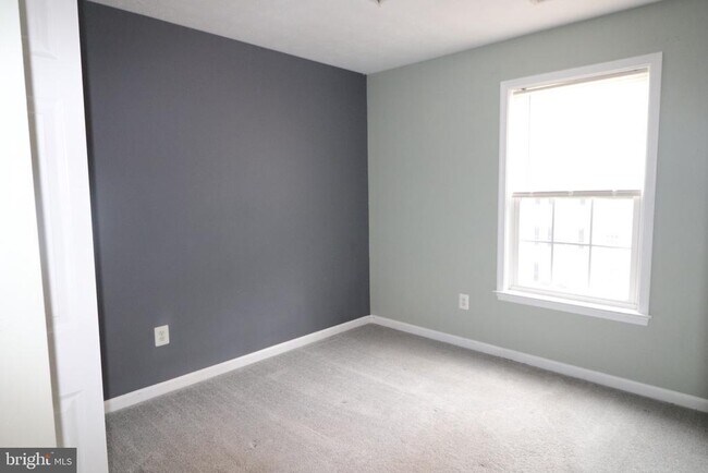 Building Photo - 104 Stingray Ct