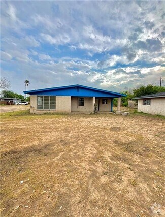 Building Photo - 3334 W University Dr