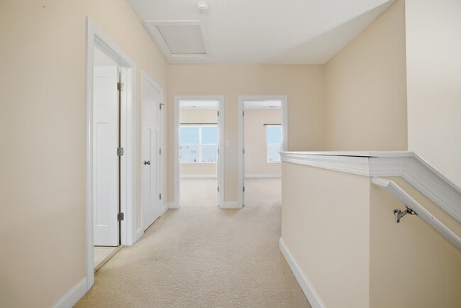 Building Photo - 3135 Patrick Henry Dr