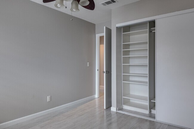 Building Photo - Modern Comfort with Pool & Spa in The Lakes – Solar Equipped Home