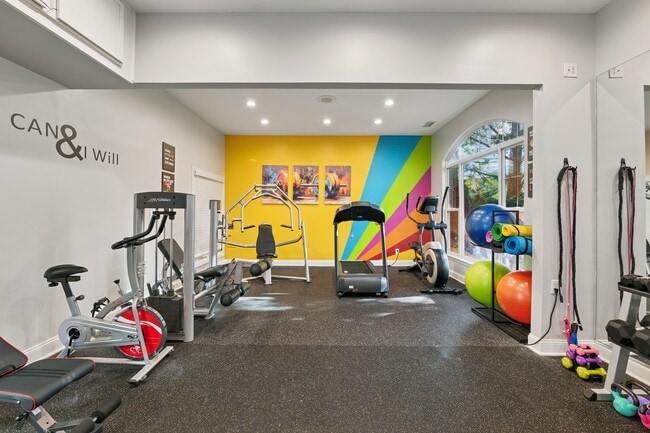 Building Photo - Tower Place