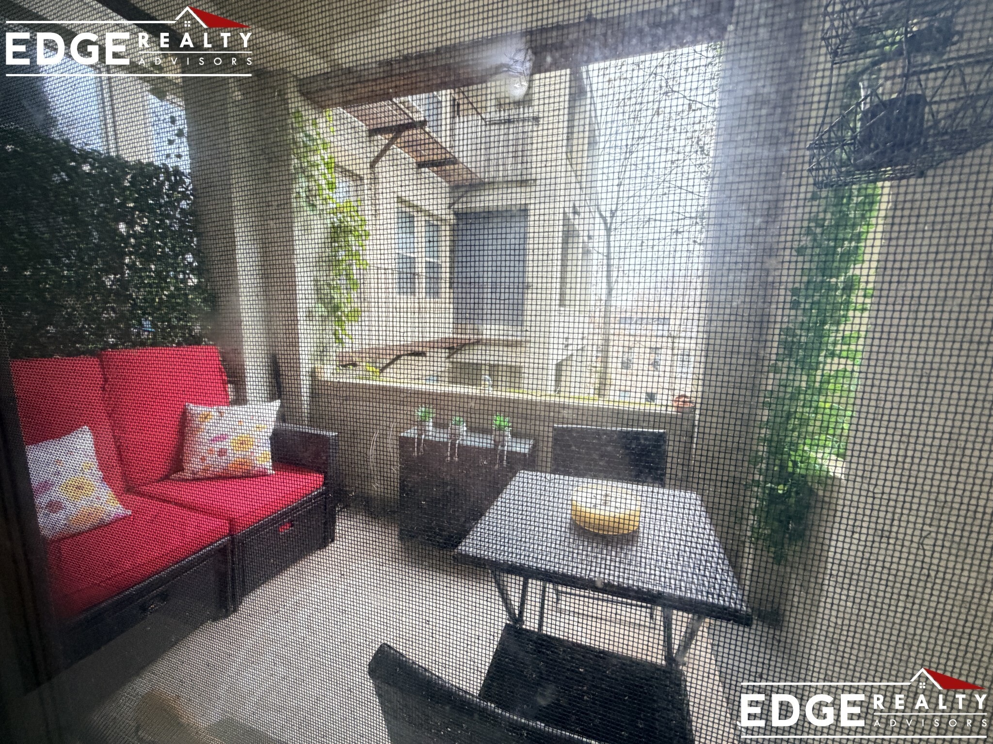 Building Photo - 253 Kelton St