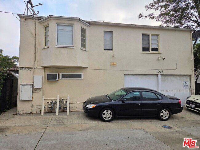 Building Photo - 1224 21st St