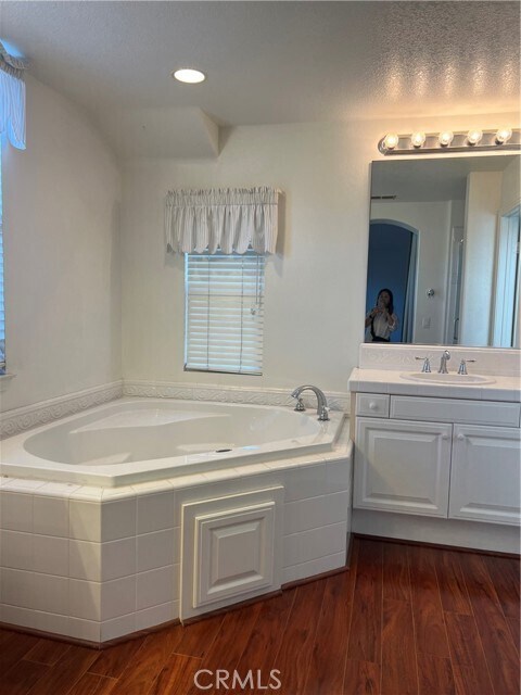 Building Photo - 2889 Plaza del Amo