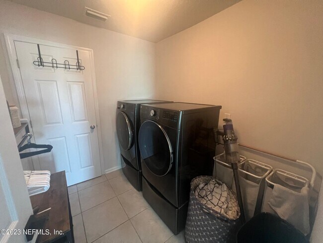 Building Photo - 3374 Traceland Oak Ln
