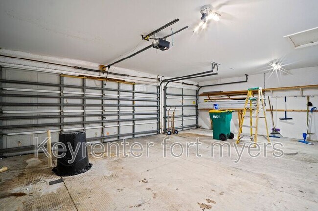 Building Photo - 1072 Port Orange Way