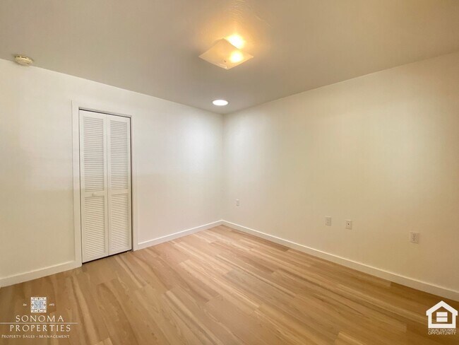 Building Photo - Inviting 3BD/2BA Home in Glen Ellen
