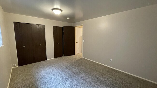 Building Photo - 4420 W Skye Dr