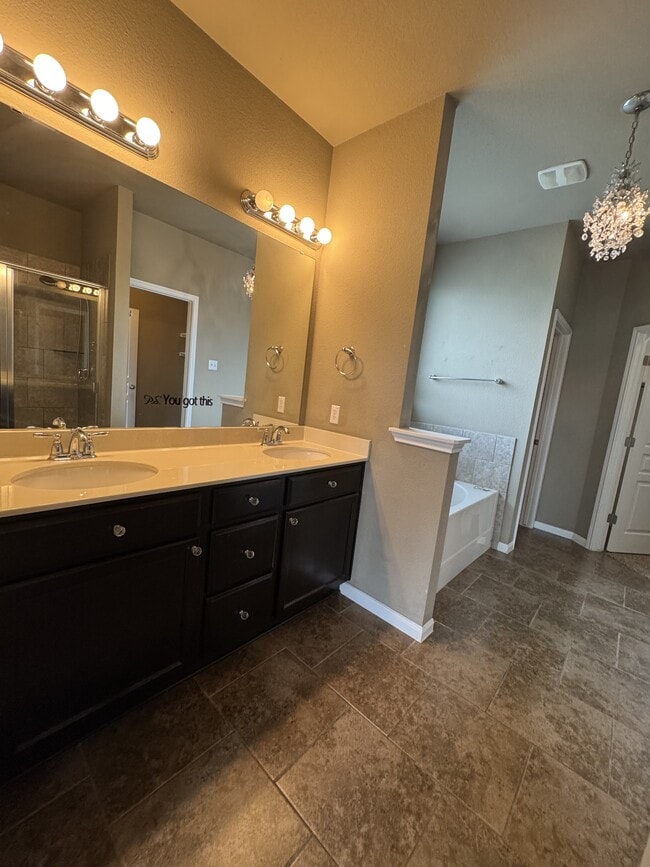 Building Photo - 502 Westchester Ct