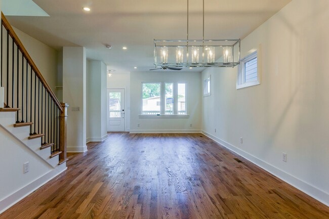 Building Photo - 1822 16th Ave N