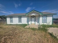 Building Photo - Your Awesome 3-Bed Home Awaits!