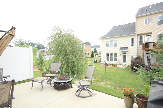 Building Photo - 4410 Hillsgrove Rd