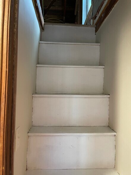Attic steps - 325 2nd Ave