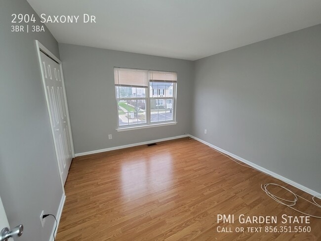 Building Photo - 2904 Saxony Dr