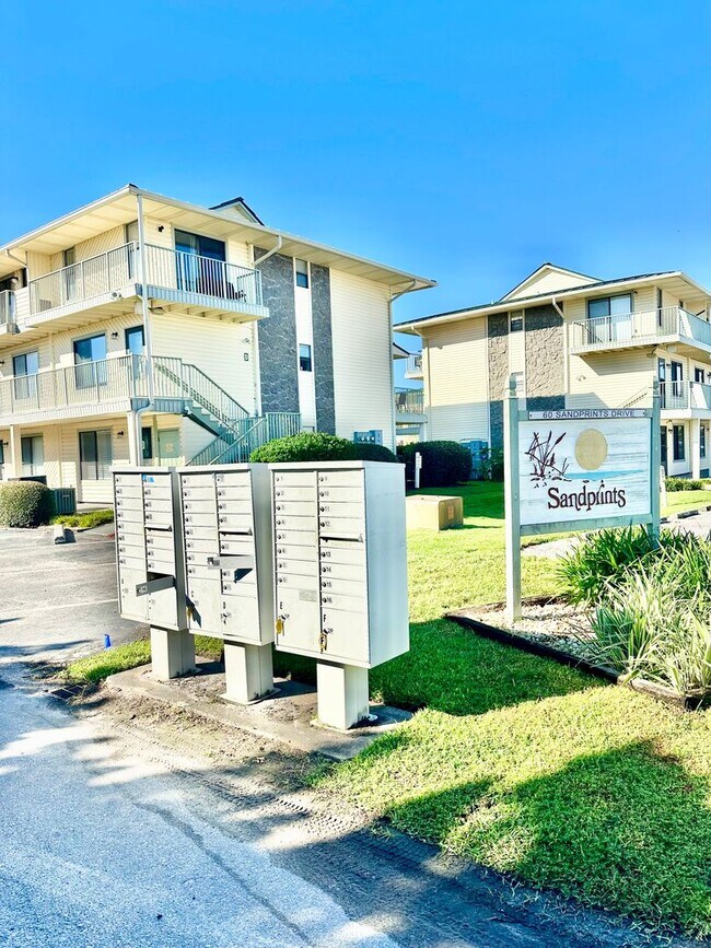 Building Photo - Nice 1 bedroom condo for rent in Miramar Beach w/ a community pool!