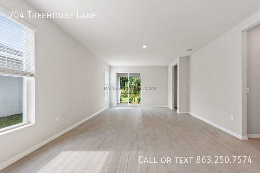 Building Photo - 704 Treehouse Ln