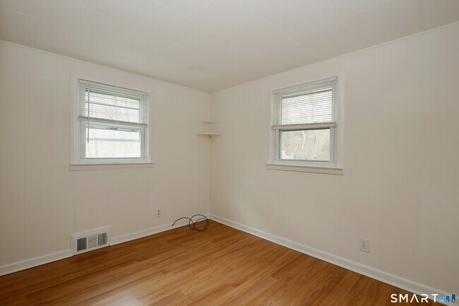 Building Photo - 121 Westport Rd