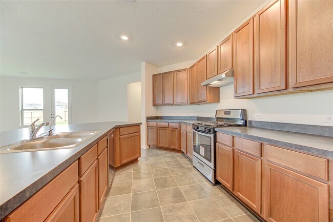 Building Photo - 6120 Whitewing Rd