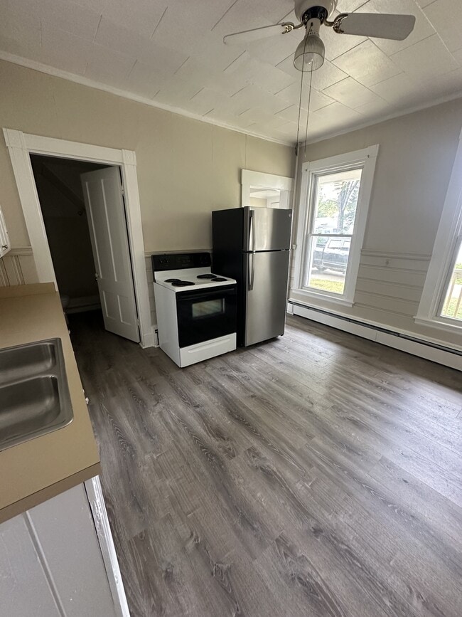 Building Photo - 73 Mt Pleasant Ave