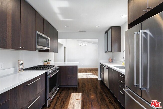 Building Photo - 23018 Leonora Dr