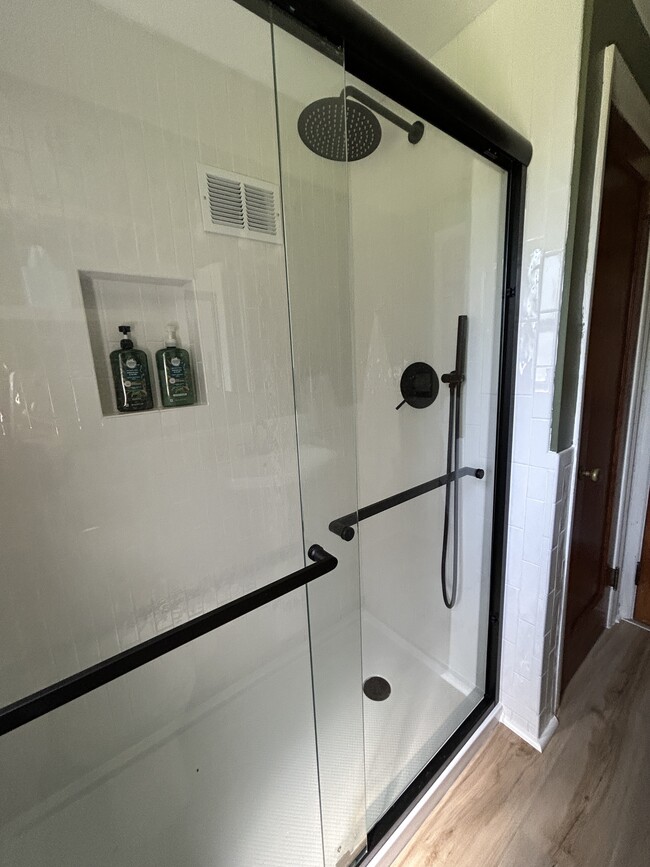 Building Photo - 138 Aikens Pl