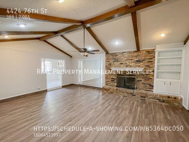 Building Photo - Large 3/2 in Quaker Heights