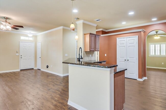 Building Photo - 8026 Barlovento St