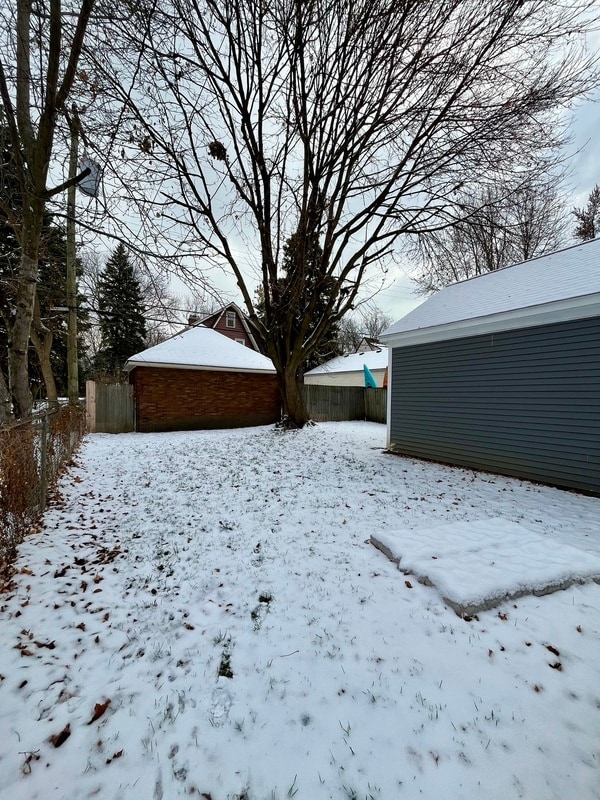 Building Photo - 273 2nd St