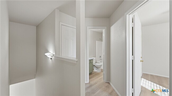 Building Photo - 821 Benning St