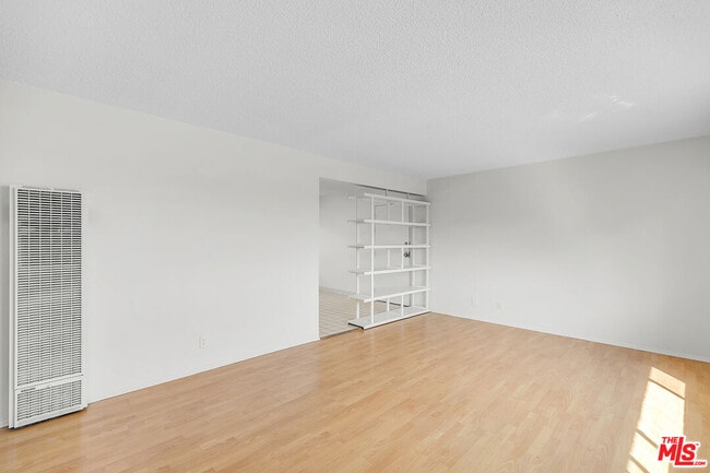 Building Photo - 5524 Elmer Ave