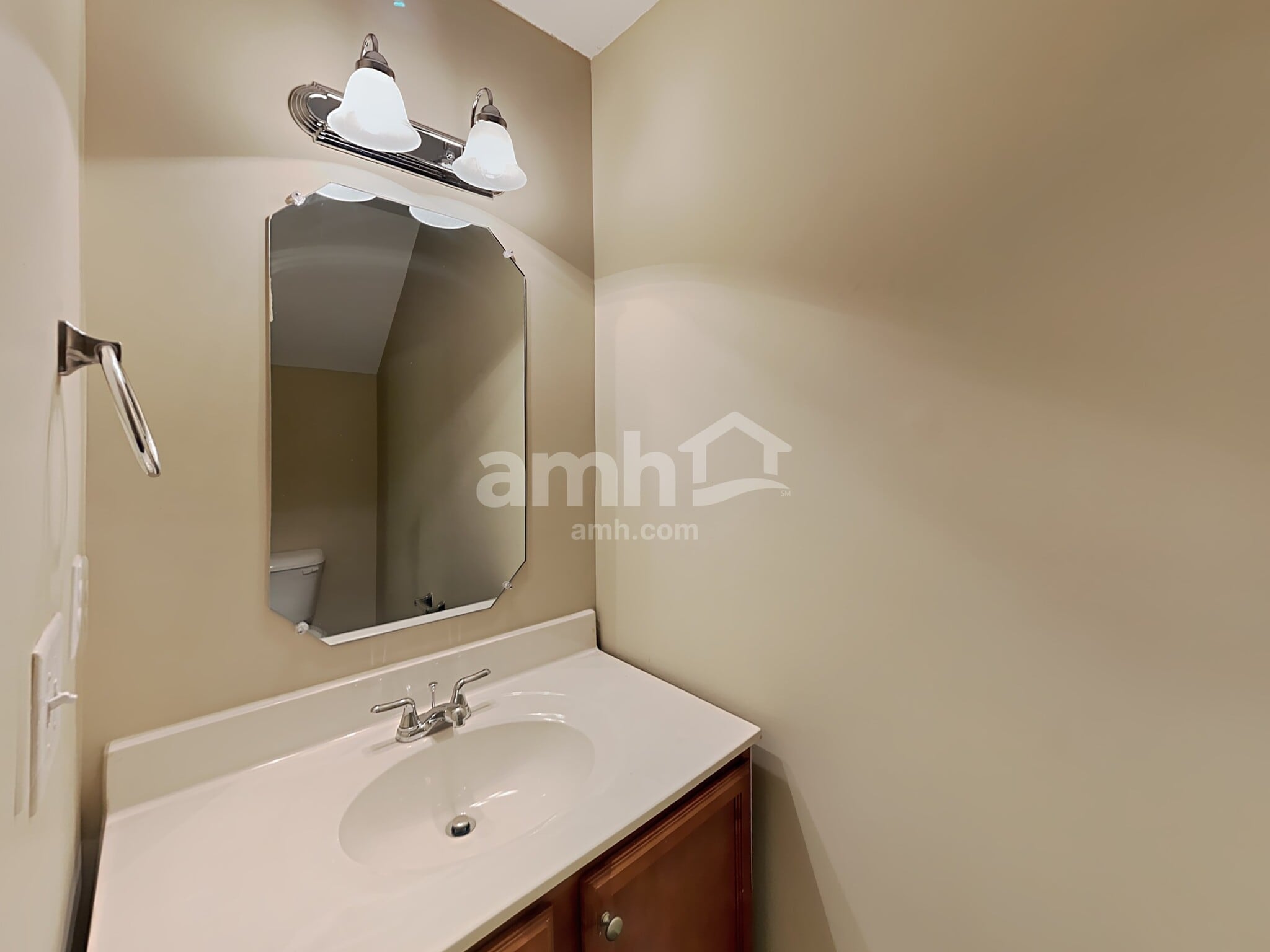 Building Photo - 1300 Cathedral Rock Ct